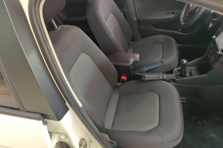 Used Volkswagen Jetta 2017 1.4L Manual Fashion Edition