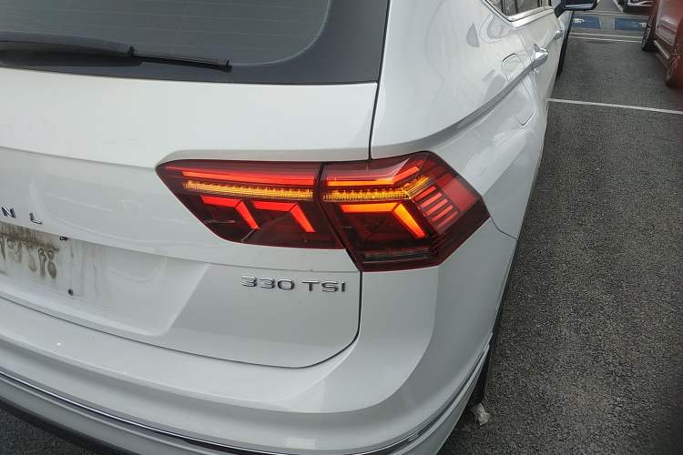 Used Volkswagen Tiguan L 2023 Restyled 330TSI Automatic Two-Wheel Drive R-Line Enhanced Comfort Version