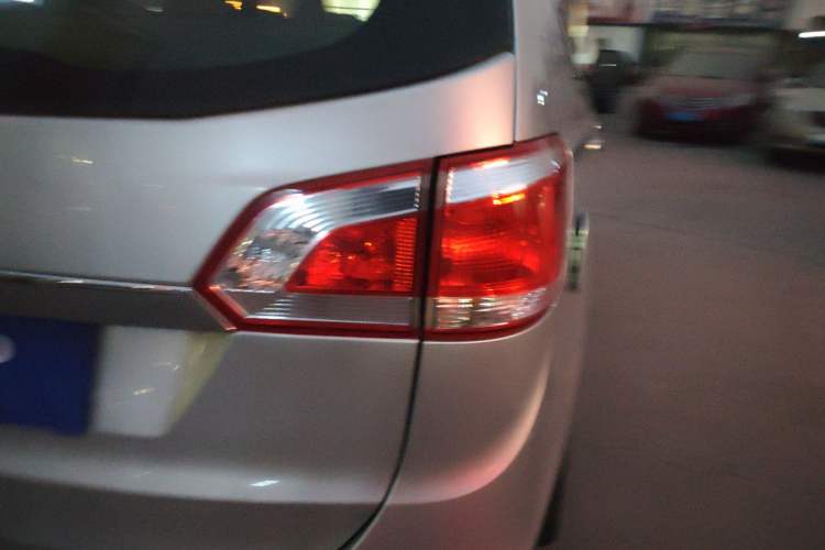 Used Baojun 730 2014 1.5L Manual Luxury Navigation ESP Version 7 Seats