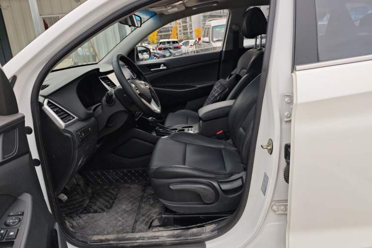 Used Hyundai Tucson 2015 1.6T Dual-Clutch Two-Wheel-Drive Smart Model
