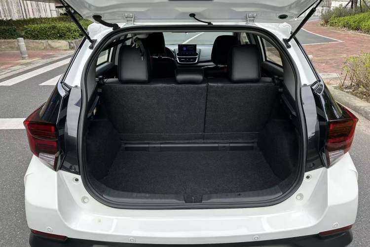 Used Toyota YARiS L 2021 X-Trail 1.5L CVT Luxury Edition
