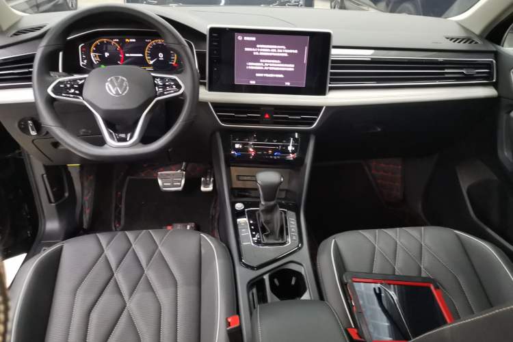 Used Volkswagen Tiguan L 2023 Restyled 330TSI Automatic Two-Wheel Drive R-Line Enhanced Comfort Version
