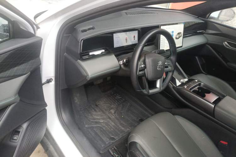 Used BYD Qin L 2025 EV 545KM Beyond Version
