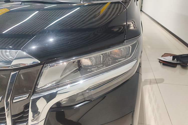 Used Toyota Alphard 2018 Revised Version 3.5L Premium Edition
