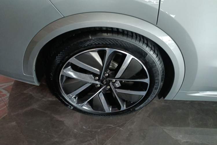 Used Li Auto L8 2023 Pro Model