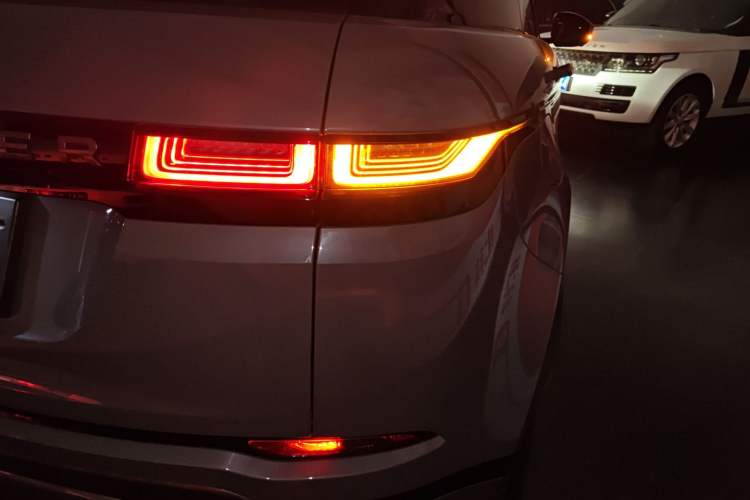 Used Land Rover Range Rover Evoque 2020 249 PS R-DYNAMIC SE Sport Technology Edition
