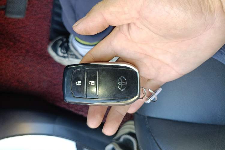 Used Toyota RAV4 2015 2.5L Automatic 4x4 Elite Edition
