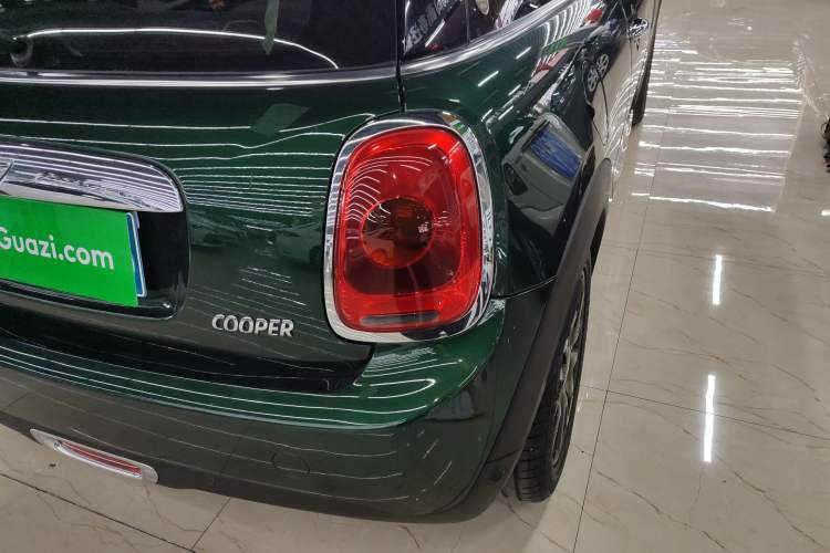 Used  MINI 2016 1.5T COOPER
