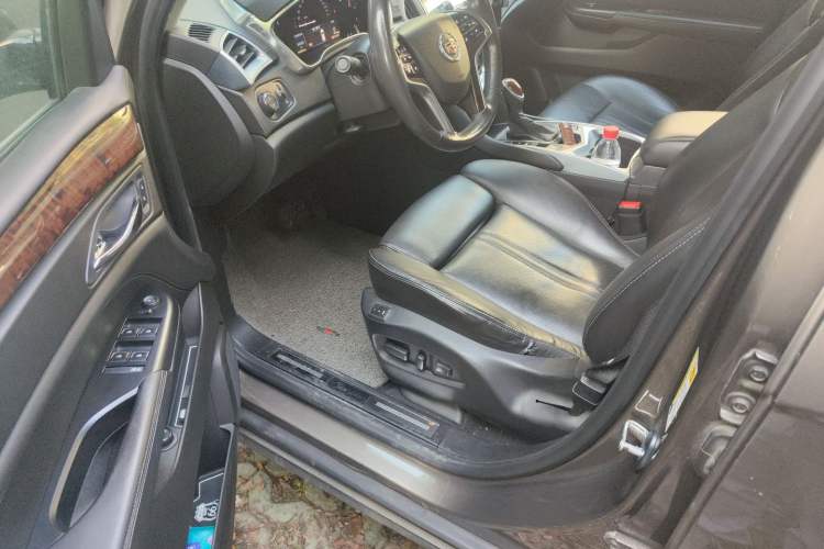 Used Cadillac SRX 2013 3.0L Flagship Model
