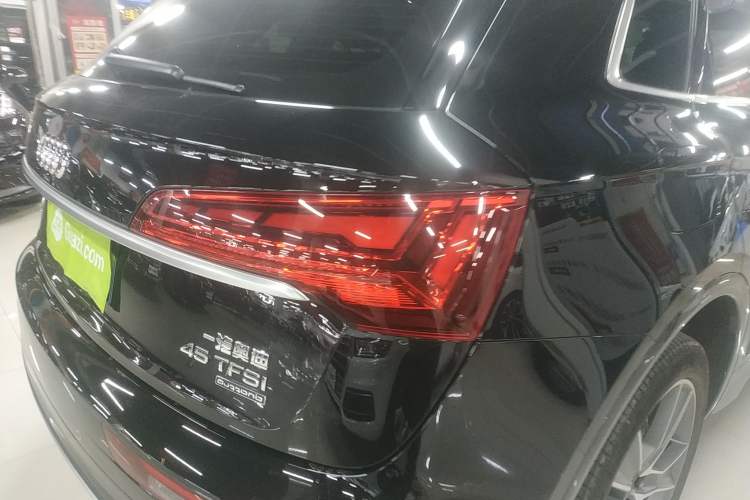 Used Audi Q5L 2022 45T Luxury Elegant Model
