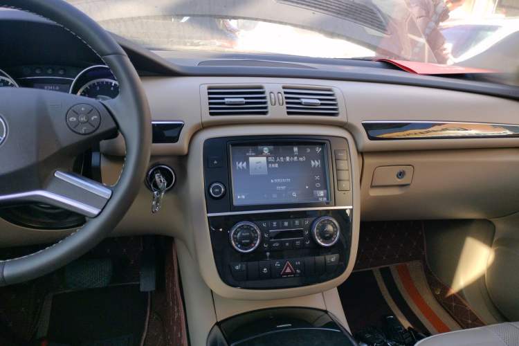 Used Mercedes-Benz R-Class 2017 R 320 4MATIC Business Edition Prestige Model