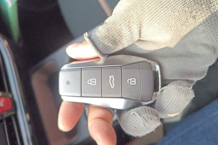 Used SOL E10X 2021 302 km Range Luxury Version 31.4 kWh