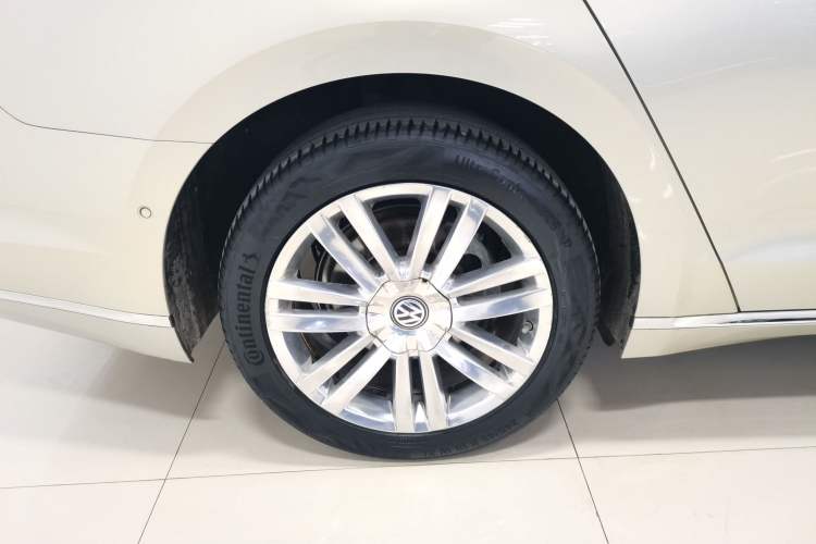 Used Volkswagen Phideon 2016 380TSI Two-Wheel-Drive Executive Version
