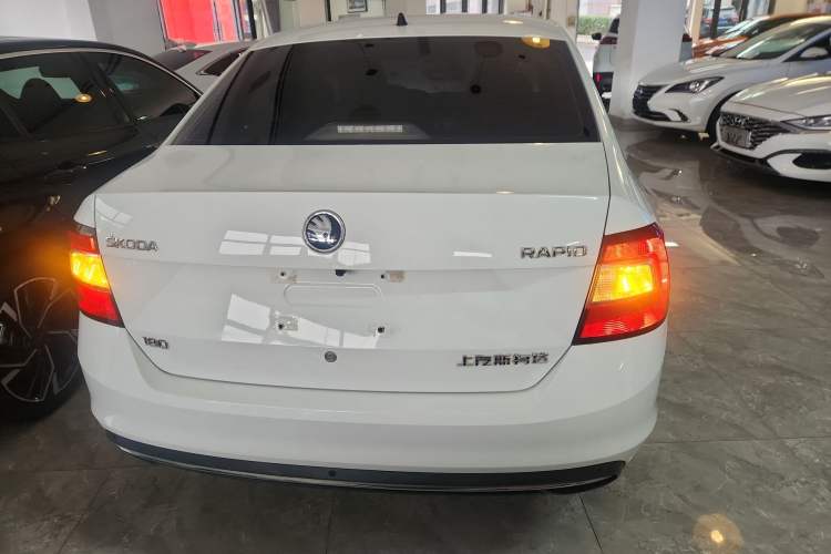 Used Skoda Rapid 2018 1.6L Automatic Comfort Edition
