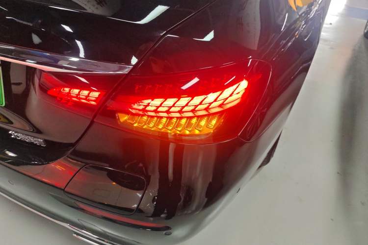 Used Mercedes-Benz E-Class New Energy 2023 E 350 e L Plug-in Hybrid Sedan
