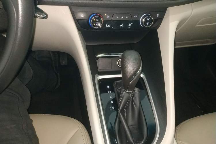 Used Buick GL6 2018 18T 6-Seater Elite Model
