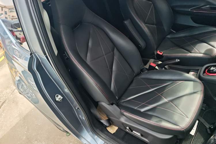 Used Chery Little Ant 2022 Restyled Version Sweet Pink Edition Low-Sugar Version Lithium Iron Phosphate Battery 30.7 kWh 30 kW 301 km
