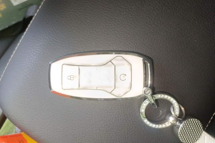 Used BYD Tang 2018 2.0T Automatic SmartConnect Prestige 7-Seater China V Standard
