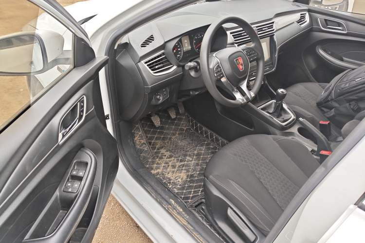 Used Roewe i5 2020 1.5L Manual 4G Connect Luxury Edition