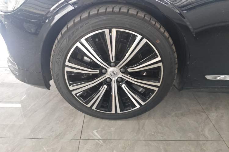 Used Volvo S90 2024 B5 Zhiyuan Luxury Edition
