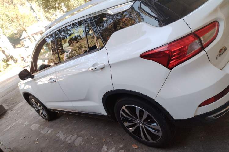 Used GAC Trumpchi GS4 2017 235T Manual Two-Wheel Drive Luxury Edition
