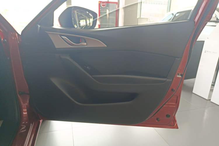 Used Mazda Mazda 3 Axela 2017 Sedan 1.5L Automatic Luxury Model Emission Standard China V
