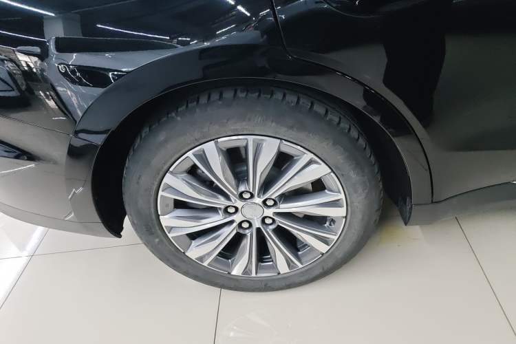 Used Hongqi E-QM5 2024 610 km PLUS
