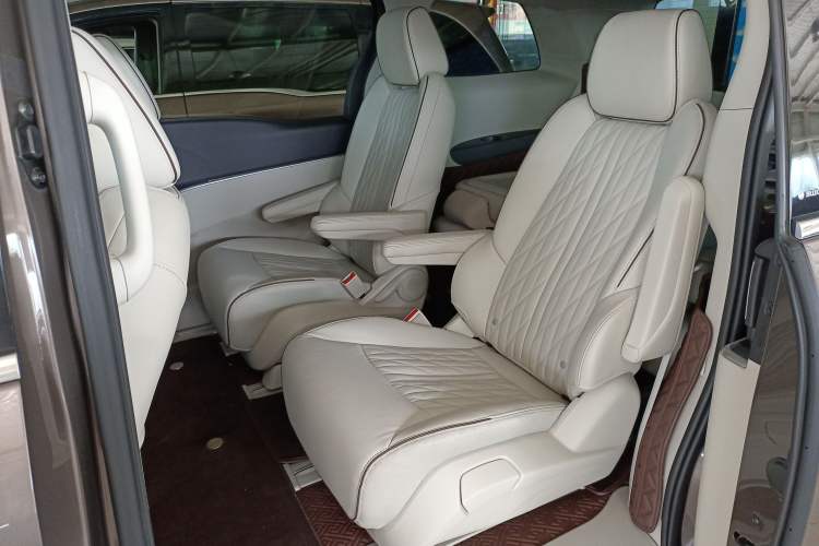 Used Buick GL8 2022 Land Executive Class 652T Prestige Model
