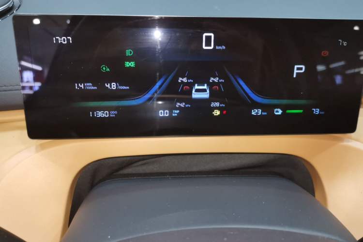 Used  Galaxy Xingjian 7 EM-i 2025 120km Exploration+ Version
