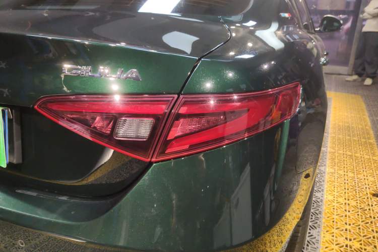 Used Alfa Romeo Giulia 2021 2.0T 280HP Luxury Edition
