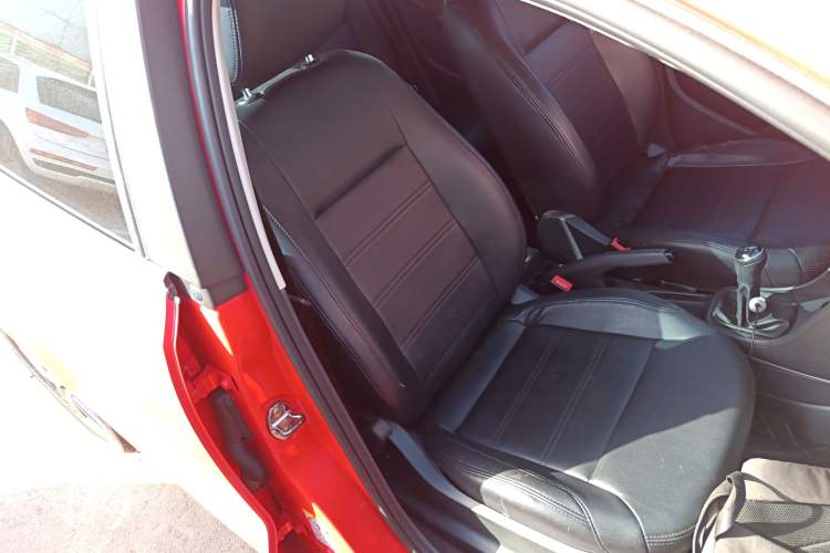 Used Volkswagen Polo 2016 1.4L Manual Fashion Model