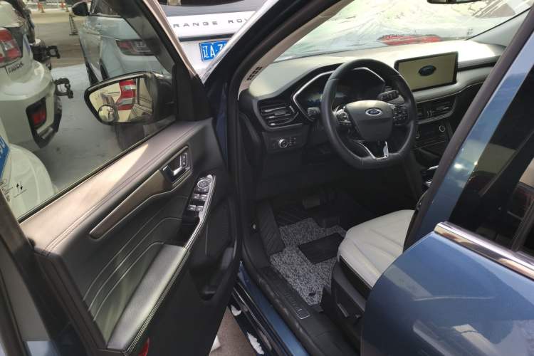 Used Ford Escape 2020 EcoBoost 245 Four-Wheel Drive Luxury Edition
