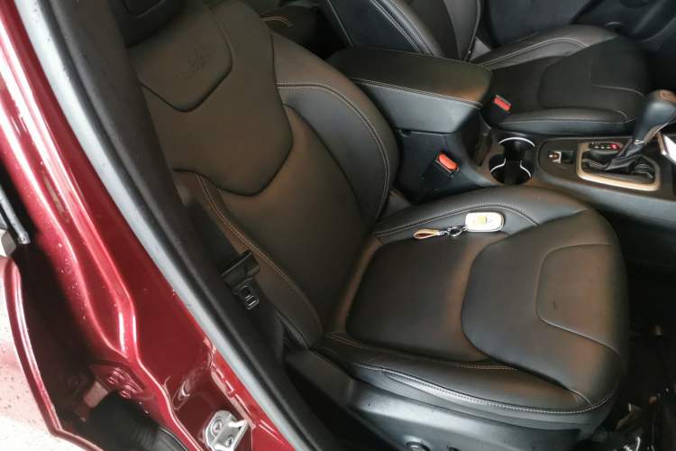 Used  Cherokee 2016 2.4L Leading Edition