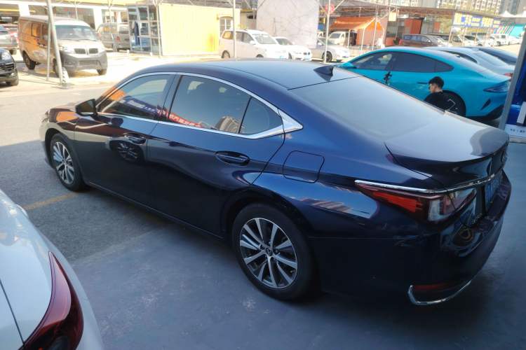 TDK.VehicleDetails.img