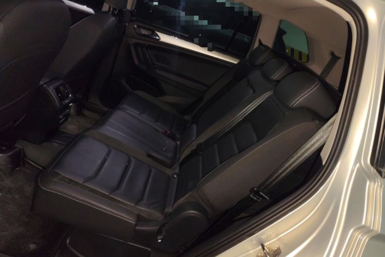 Used Volkswagen Tiguan L 2019 380TSI Automatic All-Wheel Drive Luxury Edition with 7 Seats China VI Standard
