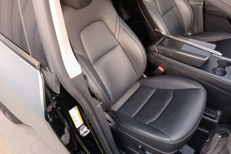 Used Tesla Model Y 2022 Rear-Wheel-Drive Version
