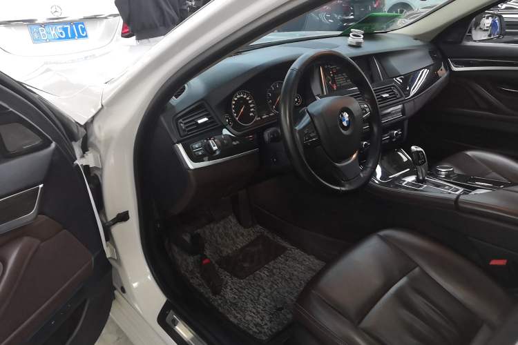 Used BMW 5 Series 2014 525Li Luxury Design Package