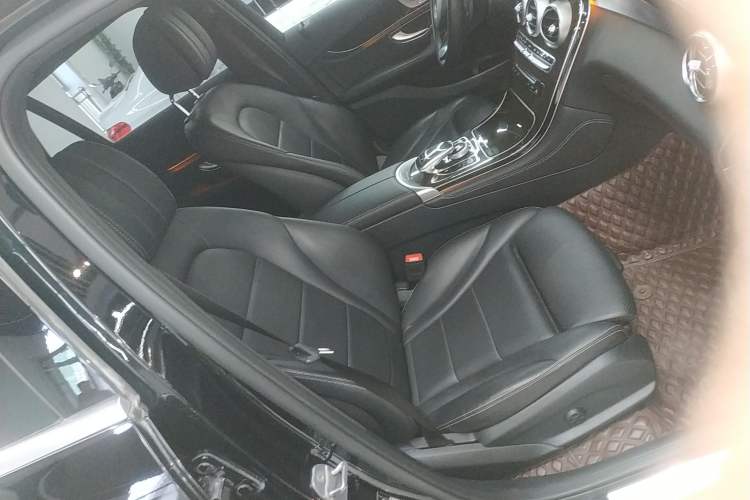 Used Mercedes-Benz GLC 2019 Facelift GLC 260 L 4MATIC Luxury Model
