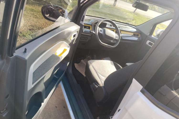 Used Chery QQ Ice Cream 2022 170km Sundae Phosphate Lithium-Ion
