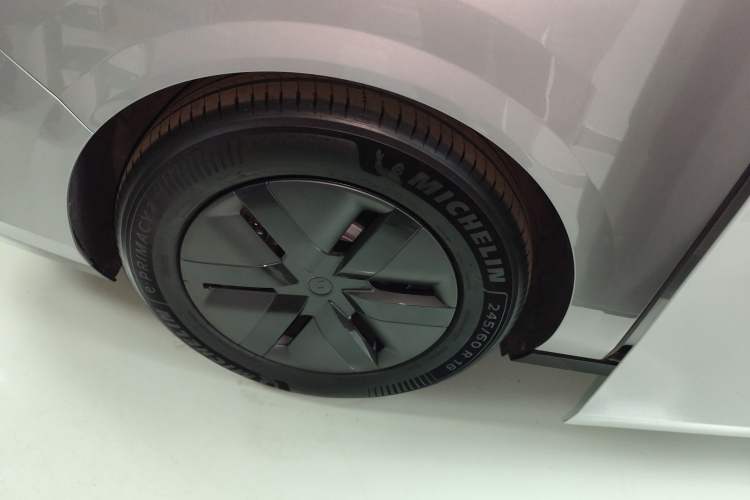 Used Li Auto MEGA 2024 Ultra Model
