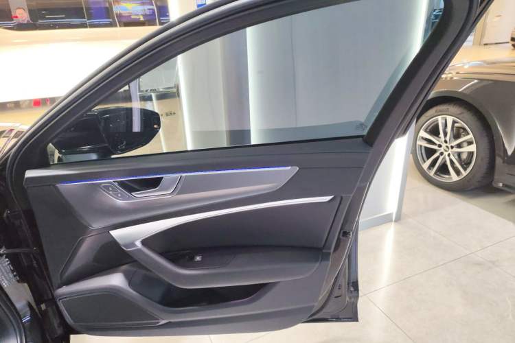 Used Audi A6L 2025 Revised 40 TFSI Luxury Dynamic Edition
