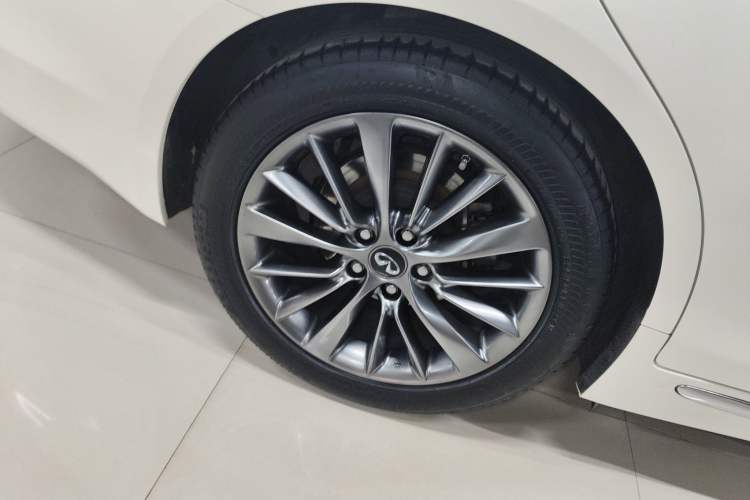 Used Infiniti Q50L 2018 2.0T Enjoyment Version China VI Standard