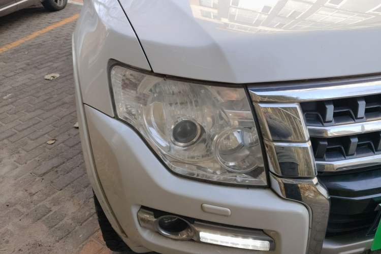 Used Mitsubishi Pajero 2015 3.0L Automatic Elite Edition China V Standard
