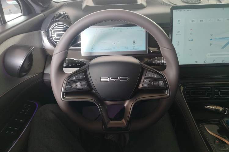 Used BYD Frigate 07 2023 DM-i 205KM Flagship Model
