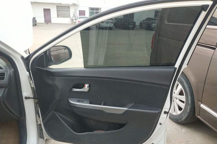 Used Kia K2 2015 Sedan 1.4L MT GLS
