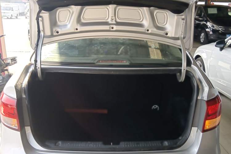 Used Kia K2 2015 Sedan 1.4L MT GLS