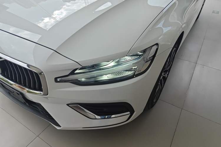 Used Volvo S60 2024 B4 Zhiyuan Luxury Edition
