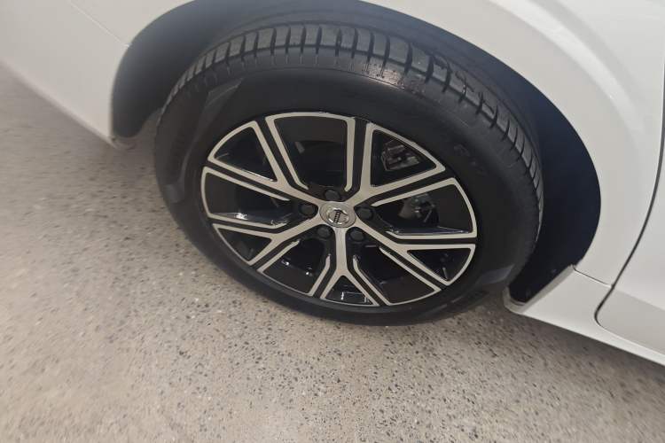 Used Volvo S60 2025 B4 Zhiyi Luxury Edition
