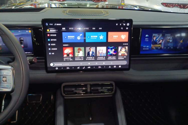 Used Formula Leopard Leopard 5 2023 Navigator Edition
