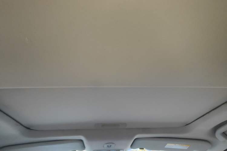 Used Venucia T70 2015 2.0L CVT Smart Edition